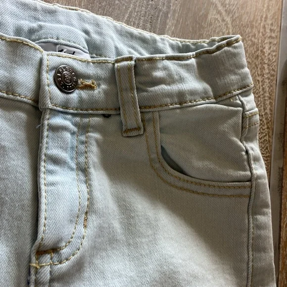 Light Wash Skinny Jeans - Picture 3 of 8